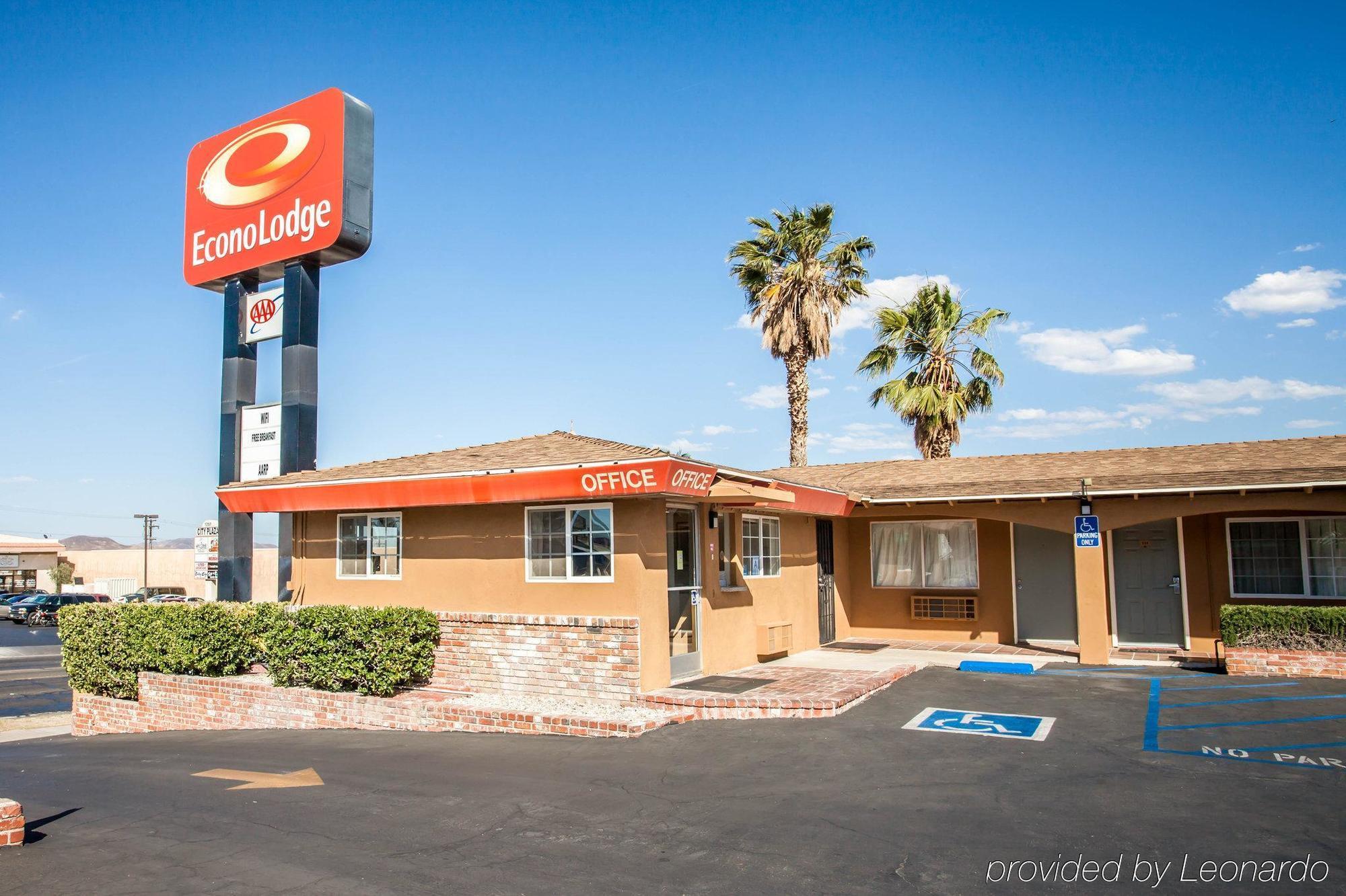 Econo Lodge On Historic Route 66 Barstow Exterior photo
