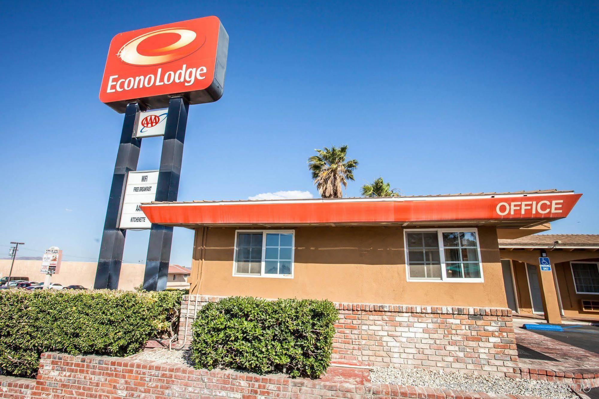 Econo Lodge On Historic Route 66 Barstow Exterior photo